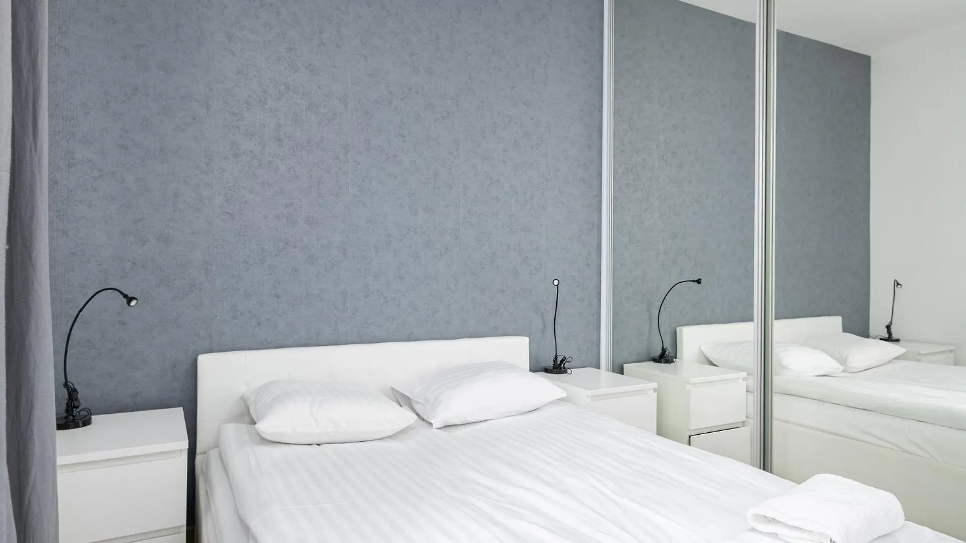 Rentplanet - Apartament Przy Muzeum Powstania Warszawskiego Varsovia