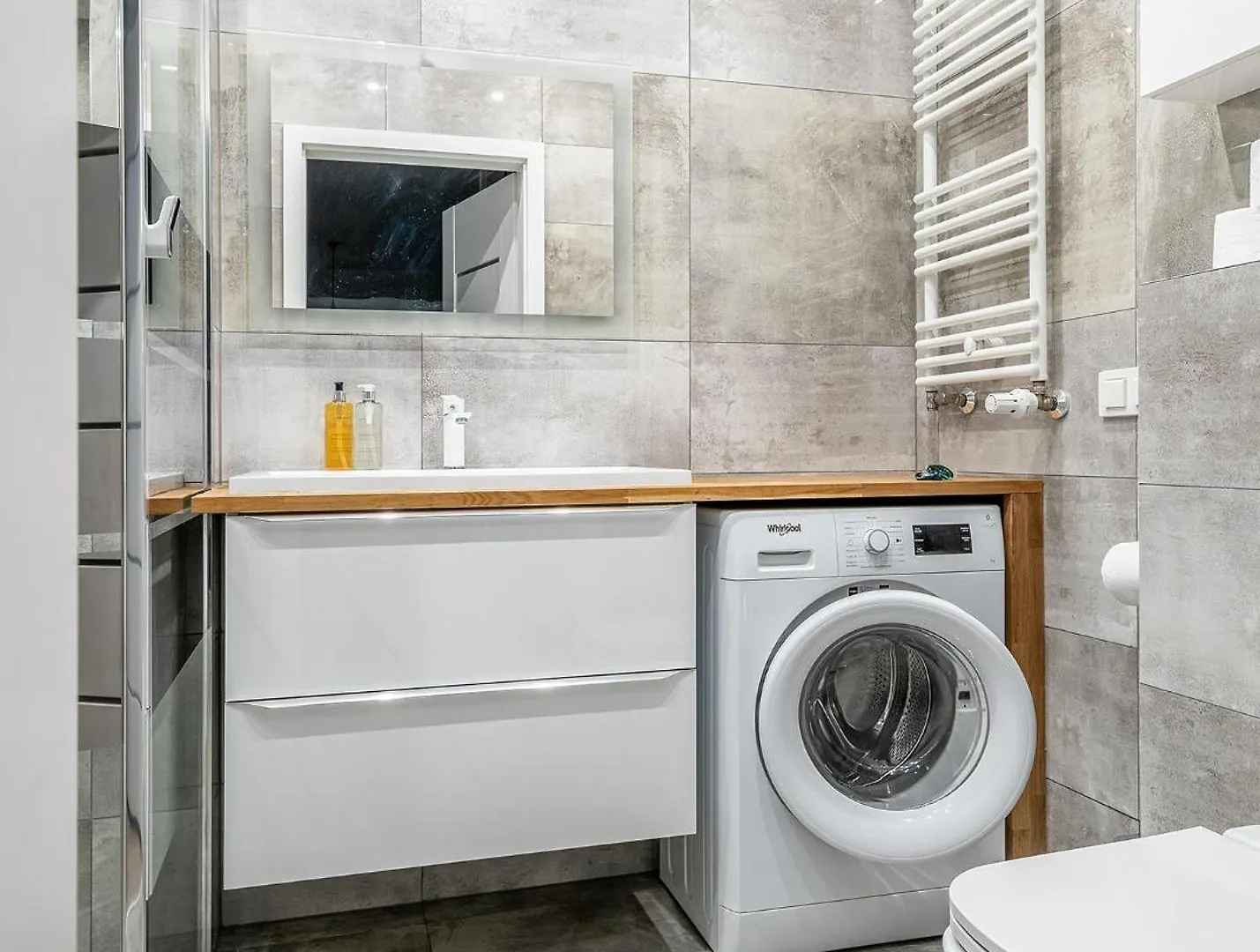 Rentplanet - Apartament Przy Muzeum Powstania Warszawskiego Varsovia Apartamento