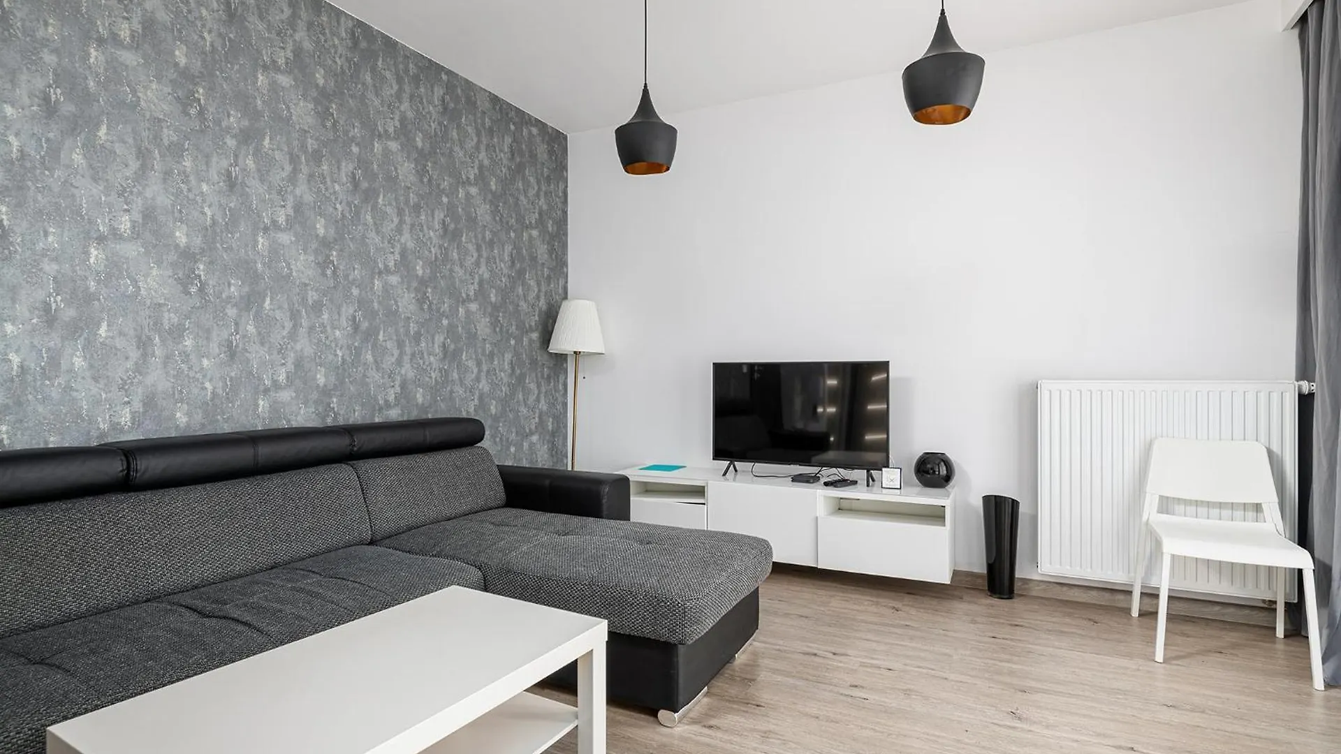 Rentplanet - Apartament Przy Muzeum Powstania Warszawskiego contacts