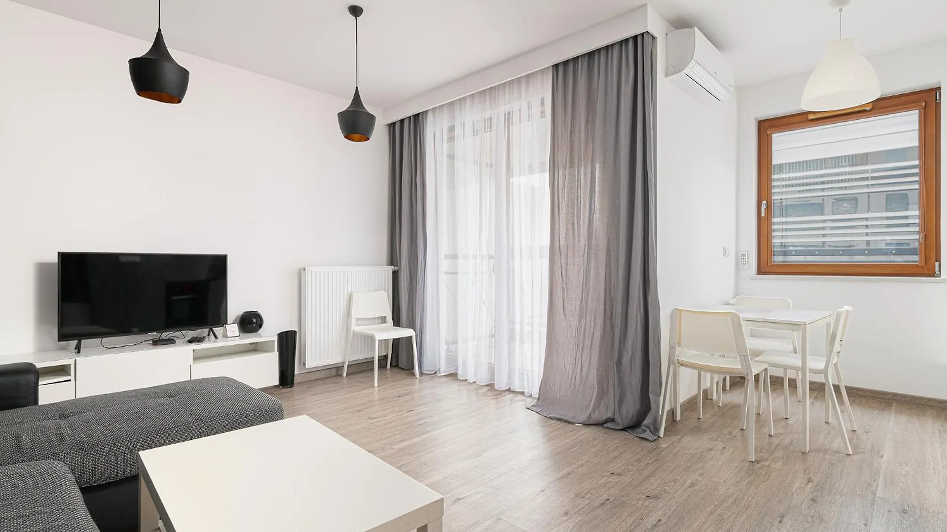 Rentplanet - Apartament Przy Muzeum Powstania Warszawskiego Warsaw 0*,